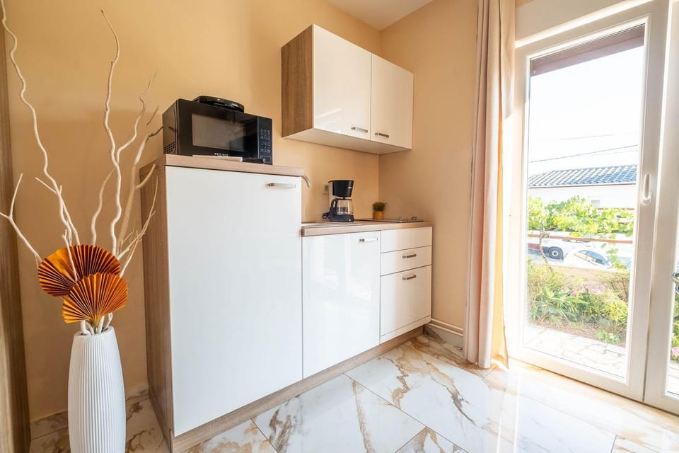 Lichtdurchflutetes und zentrumsnahes Apartment mit Privatparkplatz Apartment in Novi Vinodolski