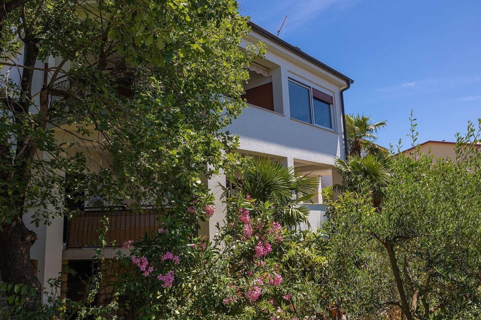 Beeindruckendes Apartment nur 400 Meter zum Sandstrand mit Panoramablick Apartment in Crikvenica