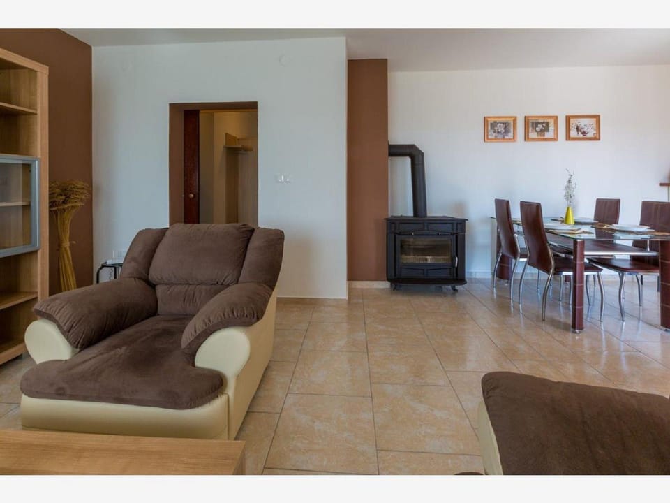 Besonderes Apartment mit Pool, Grillplatz, Waschmaschine, Meerblick, Klima Apartment in Crikvenica