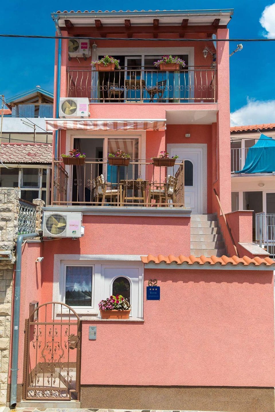 Romantisches Apartment nur 500 Meter zum Sandstrand mit Klima, WiFi, Waschmaschine Apartment in Crikvenica