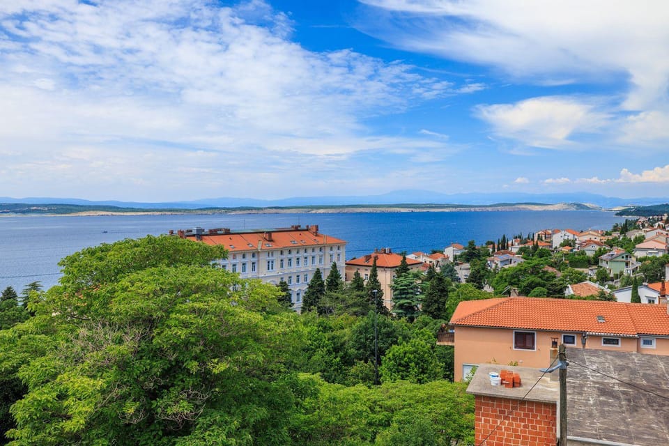 Helles Apartment nur 510 Meter zum Sandstrand mit Meerblick und Waschmaschine Apartment in Crikvenica