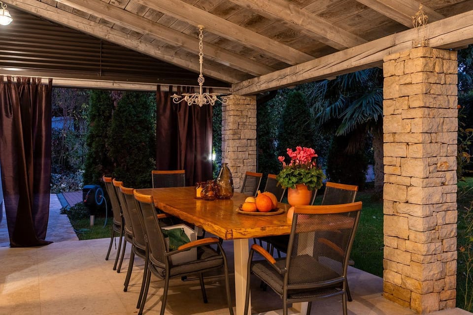 Hundefreundlliche Villa mit Privatpool, Panorama Meerblick, Outdoor-Kueche, Babybett House in Poreč