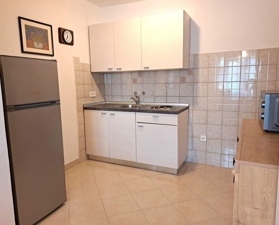 Helles Apartment mit idyllischem Grillplatz, Babybett, Privatparkplatz Apartment in Rovinj