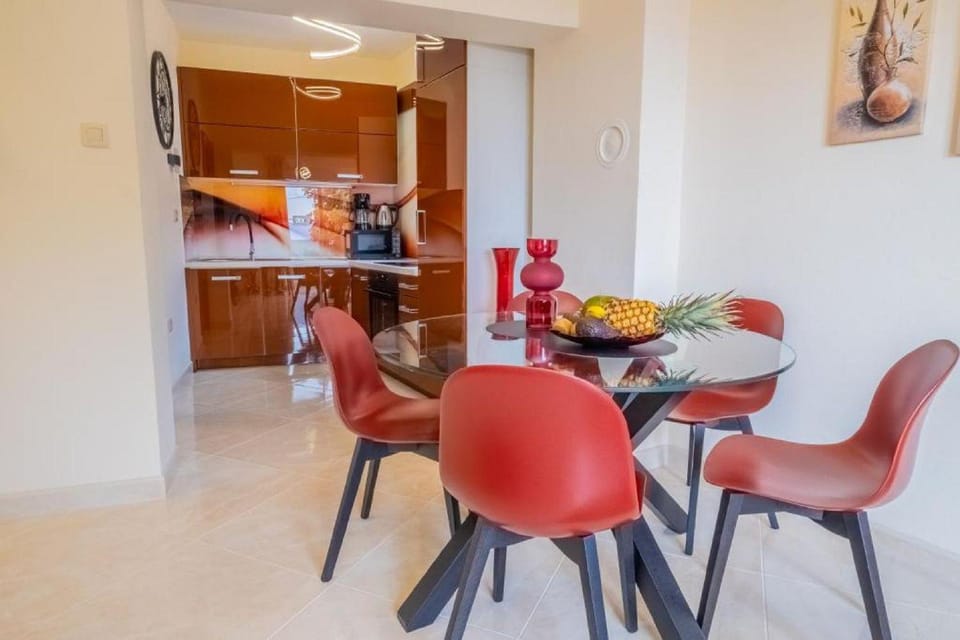 Zentrumsnahes Ferienhaus mit Privatparkplatz, Eintrittskarten für Bootsausflug und Aquarium House in Novi Vinodolski