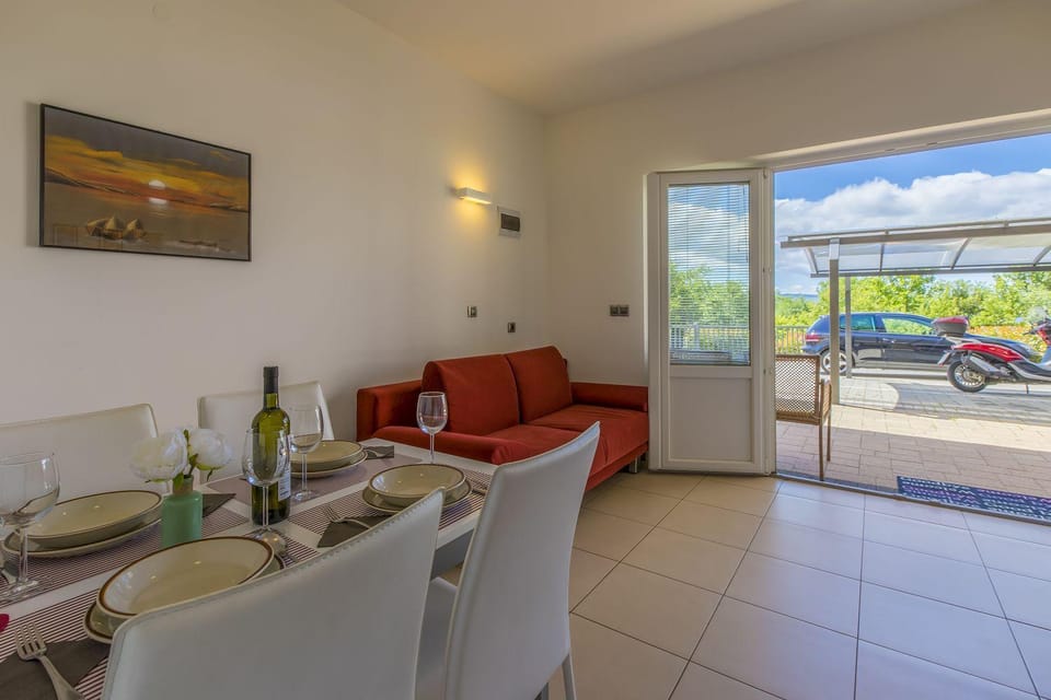 Traumhaftes Apartment nur 400 Meter zum Strand mit Privatparkplatz, Waschmaschine Apartment in Primorje-Gorski Kotar County