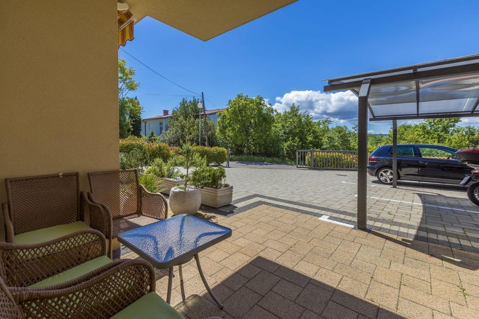 Traumhaftes Apartment nur 400 Meter zum Strand mit Privatparkplatz, Waschmaschine Apartment in Primorje-Gorski Kotar County