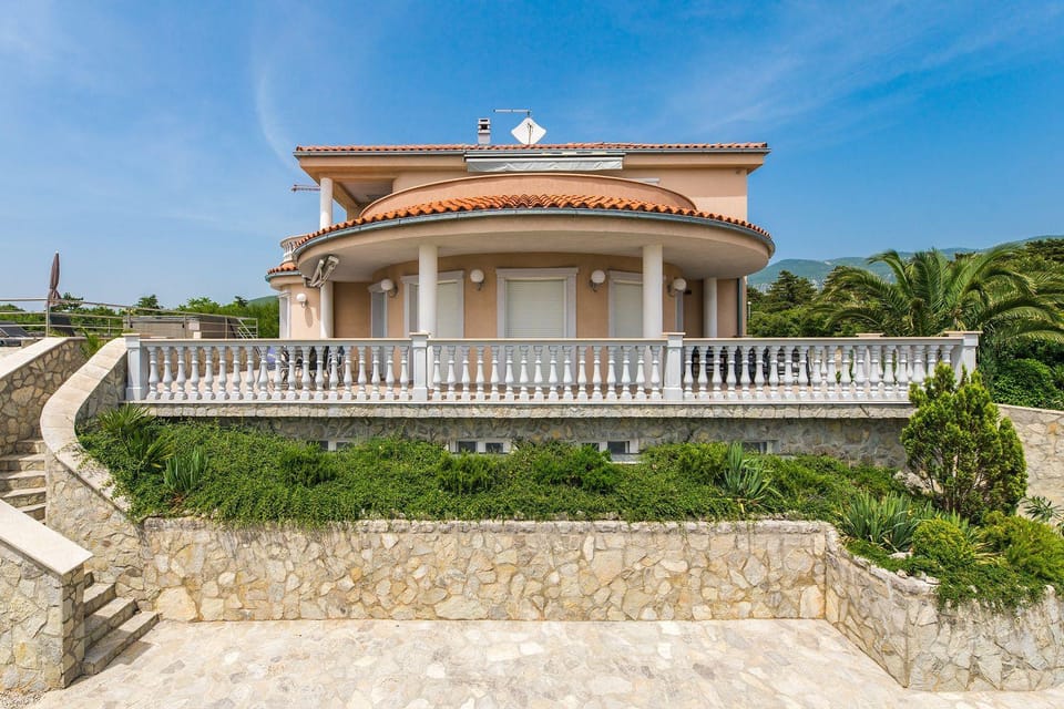 Luxusvilla mit Privatpool, Whirlpool, Meerblick, Billard, Fitnessgeräte, Garage House in Crikvenica