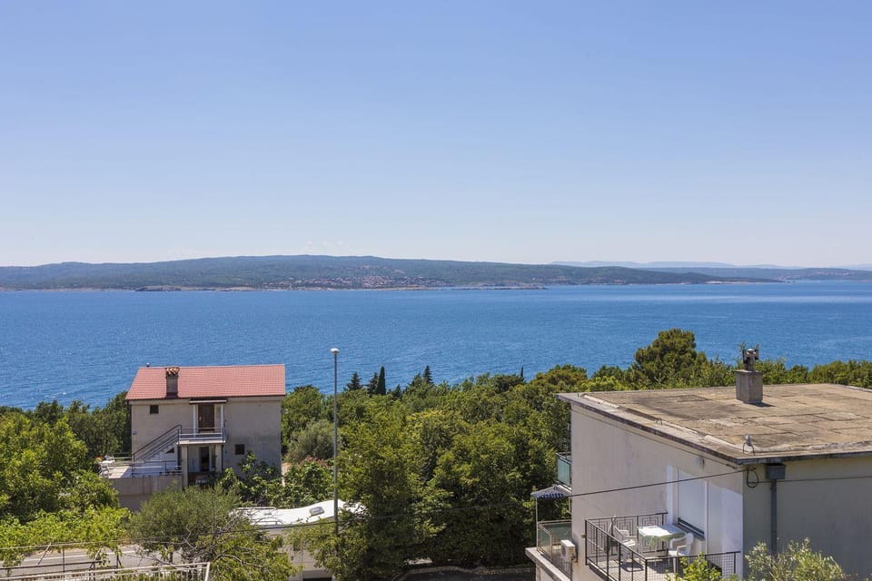 Hundefreundliches Apartment nur 300 Meter zum Strand mit Meerblick, BBQ Apartment in Crikvenica