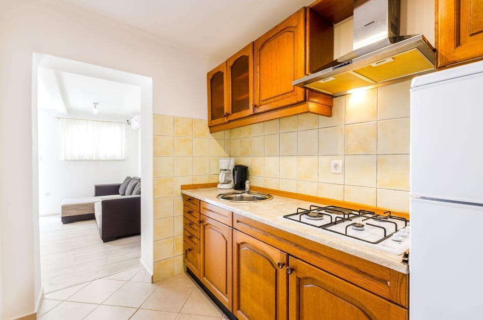 Charmantes Apartment nur 200 Meter zum Sandstrand mit Meerblick, Parkplatz, Klima Apartment in Crikvenica