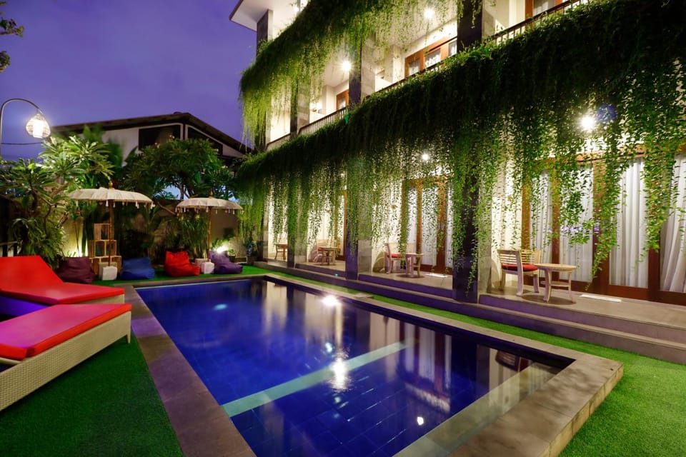 Swimming pool