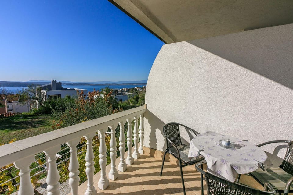 Charmantes Apartment mit Meerblick, Privatparkplatz, Garten und Grill Apartment in Crikvenica