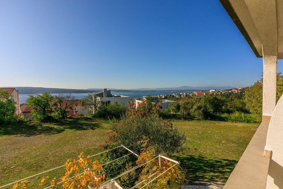 Charmantes Apartment mit Meerblick, Privatparkplatz, Garten und Grill Apartment in Crikvenica