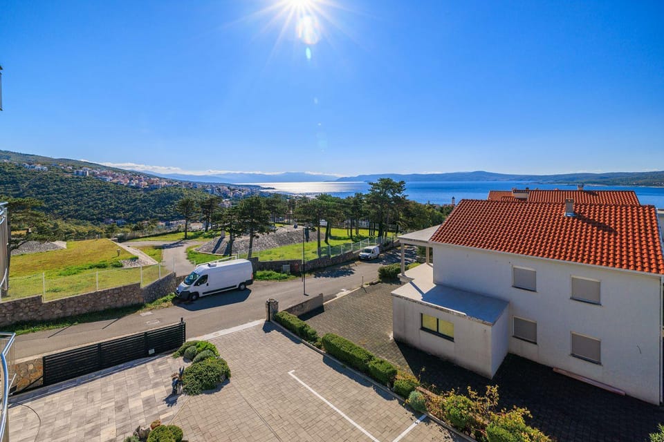 Lichtdurchflutetes Apartment mit Grillbereich, Meerblick, Waschmaschine Apartment in Crikvenica