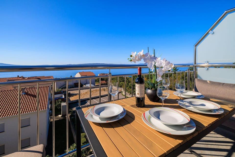 Modernes Apartment mit traumhaften Meerblick zur Insel Krk Apartment in Crikvenica