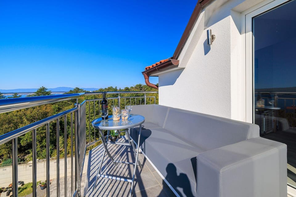 Helles Apartment mit atemberaubenden Meerblick bis zur Insel Krk Apartment in Crikvenica