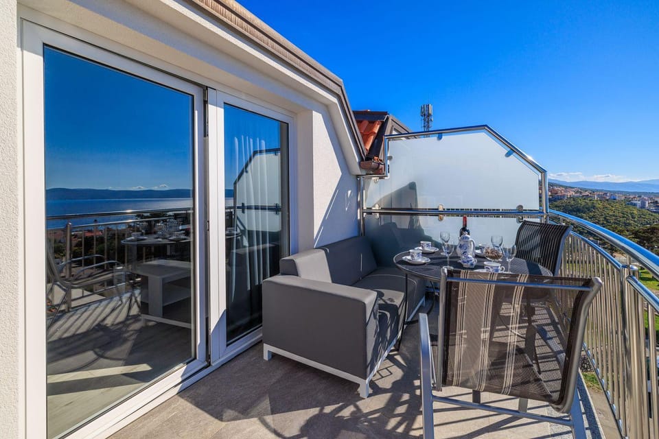 Malerisches Apartment mit grandiosem Meerblick, Grillbereich, Waschmaschine Apartment in Crikvenica