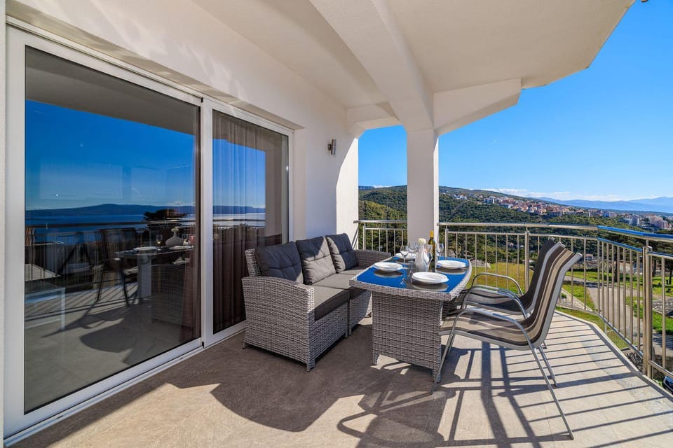Bezauberndes Apartment mit einzigartigem Meerblick, Waschmaschine, Grill Apartment in Crikvenica
