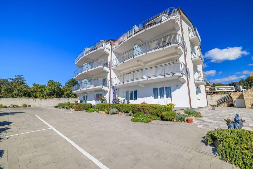 Bezauberndes Apartment mit einzigartigem Meerblick, Waschmaschine, Grill Apartment in Crikvenica