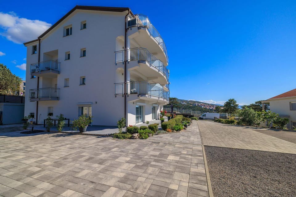 Bezauberndes Apartment mit einzigartigem Meerblick, Waschmaschine, Grill Apartment in Crikvenica