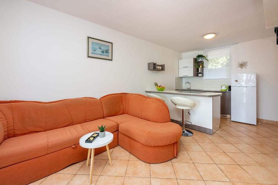 Traumhaftes Apartment nur 70 Meter zum Strand mit Meerblick und Privatparkplatz Apartment in Primorje-Gorski Kotar County