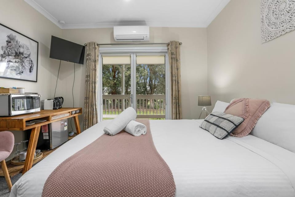 Galbraith Studio 1 - 5 min walk to Marengo Beach Apartment in Apollo Bay