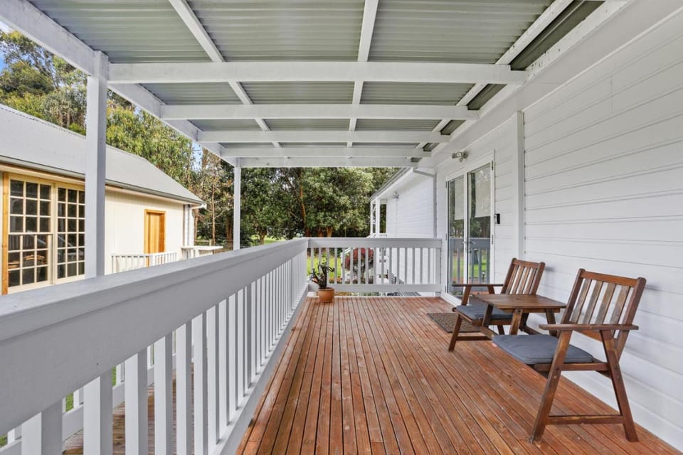 Galbraith Studio 3 - quiet studio by the pavilion Apartment in Apollo Bay