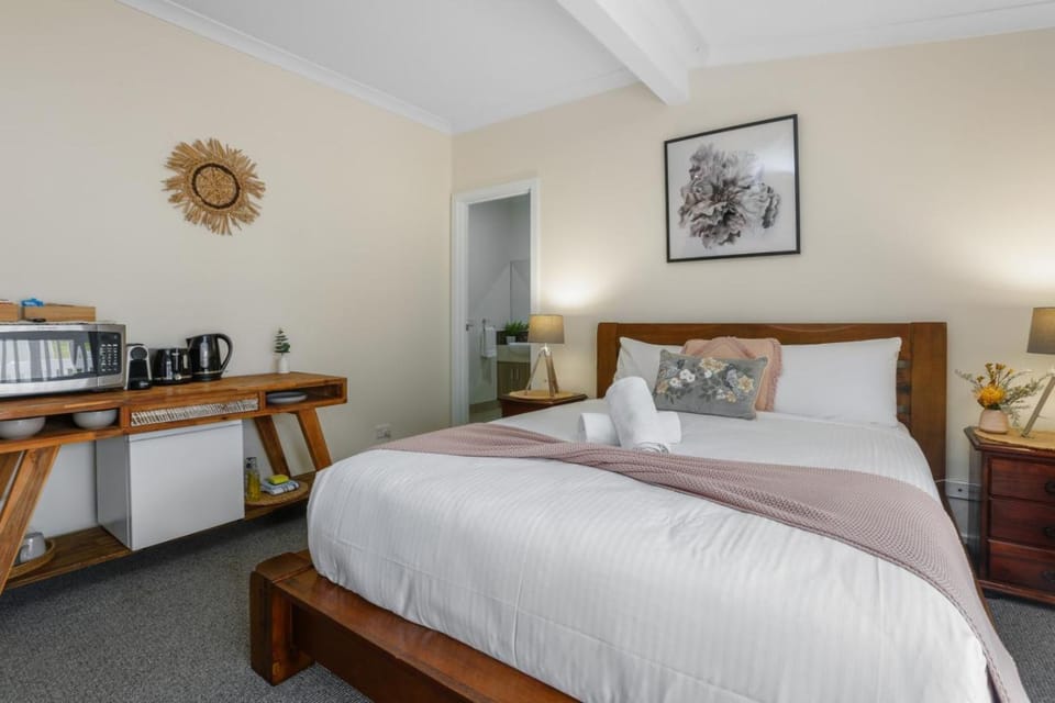 Galbraith Studio 3 - quiet studio by the pavilion Apartment in Apollo Bay