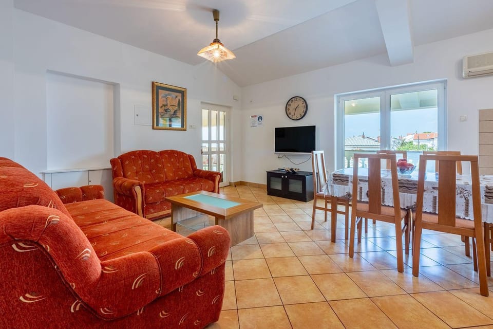 Charmantes Apartment nur 800 Meter zum Strand mit herrlichem Meerblick Apartment in Crikvenica