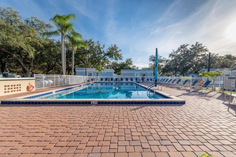 Pool, Pickleball, Gym, Playground Near Disney House in Kissimmee