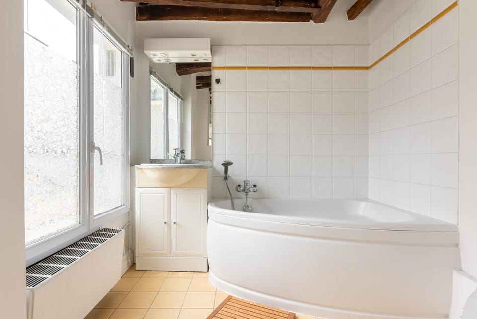 Bathroom, Bath