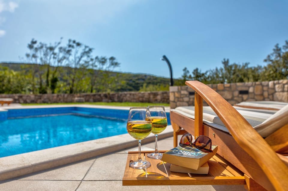 Faszinierende Casita mit Privatpool, 2 Hunde sind erlaubt, Meerblick, 2 Parkplätze House in Crikvenica