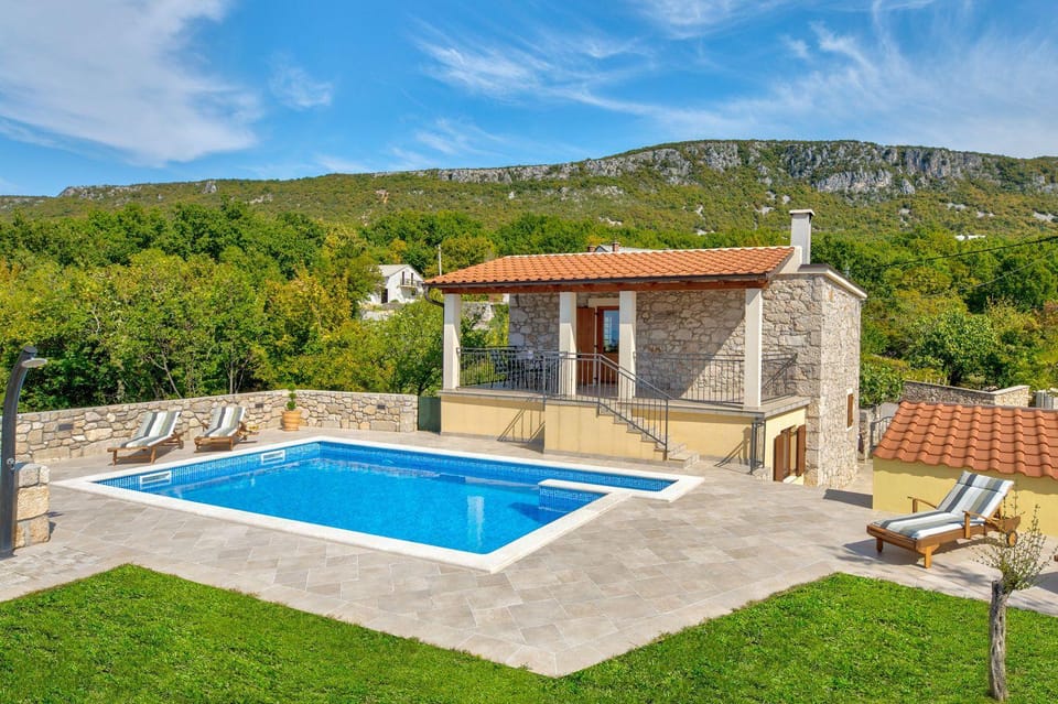 Faszinierende Casita mit Privatpool, 2 Hunde sind erlaubt, Meerblick, 2 Parkplätze House in Crikvenica