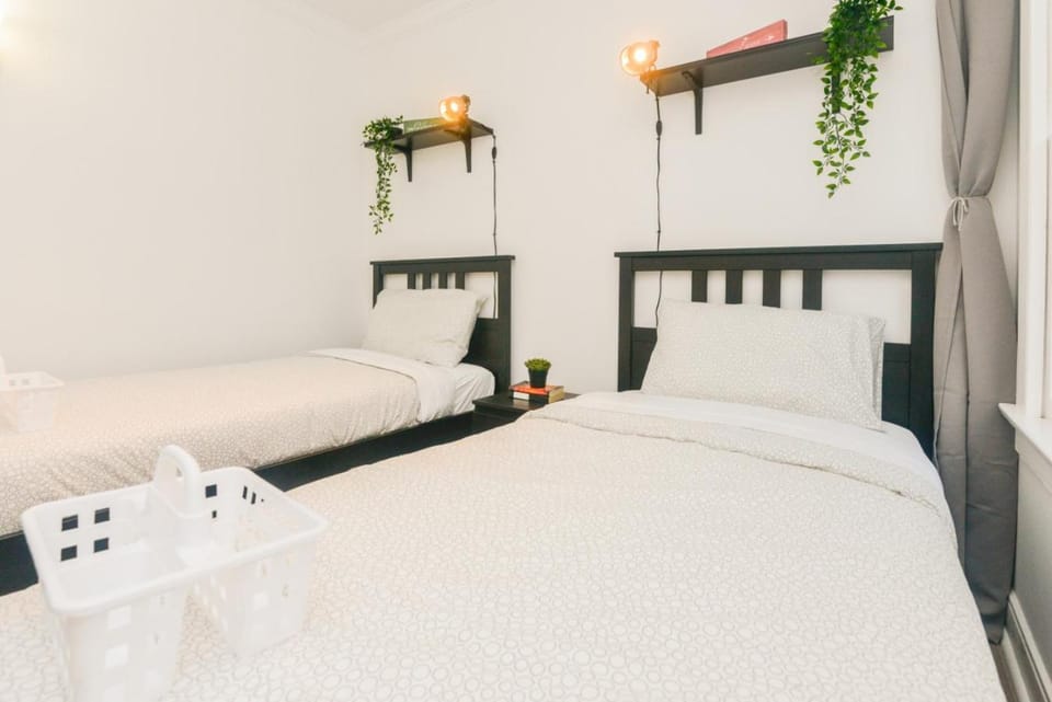 Affordable Private Room Close to Wilshire Transit - KCD2 Apartment in San Fernando Valley