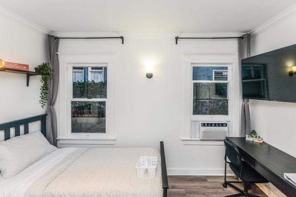 Private Affordable Room for Two Near Metro Routes - KCC2 Apartment in San Fernando Valley