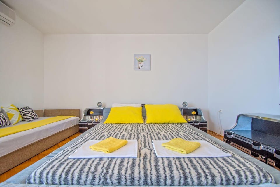 Cozy Apartment nur 400 Meter zum Strand mit beeindruckendem Meerblick Apartment in Novi Vinodolski