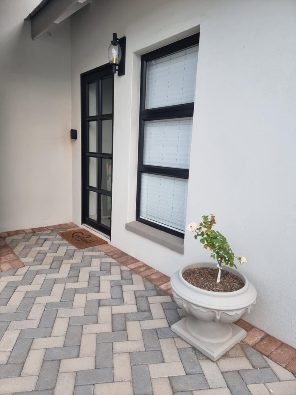 Property building, Facade/entrance