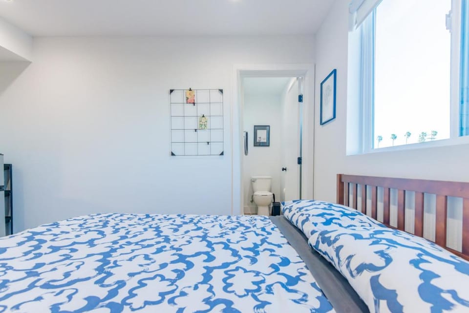 Private Room and Ensuite Bath in Local Harbor City - YHA12 Apartment in Harbor City