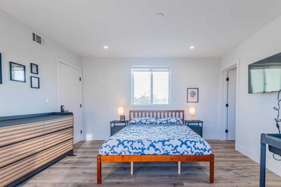 Affordable Private Room Ensuite Bath Near Kaiser - YHA5 Apartment in Harbor City