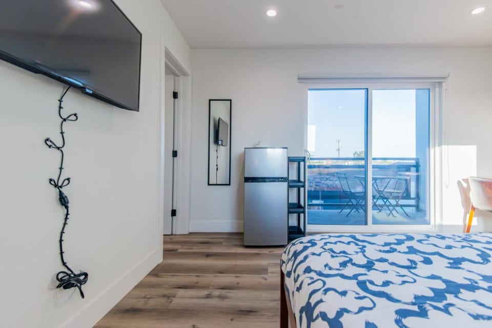 Affordable Private Room Ensuite Bath Near Kaiser - YHA5 Apartment in Harbor City