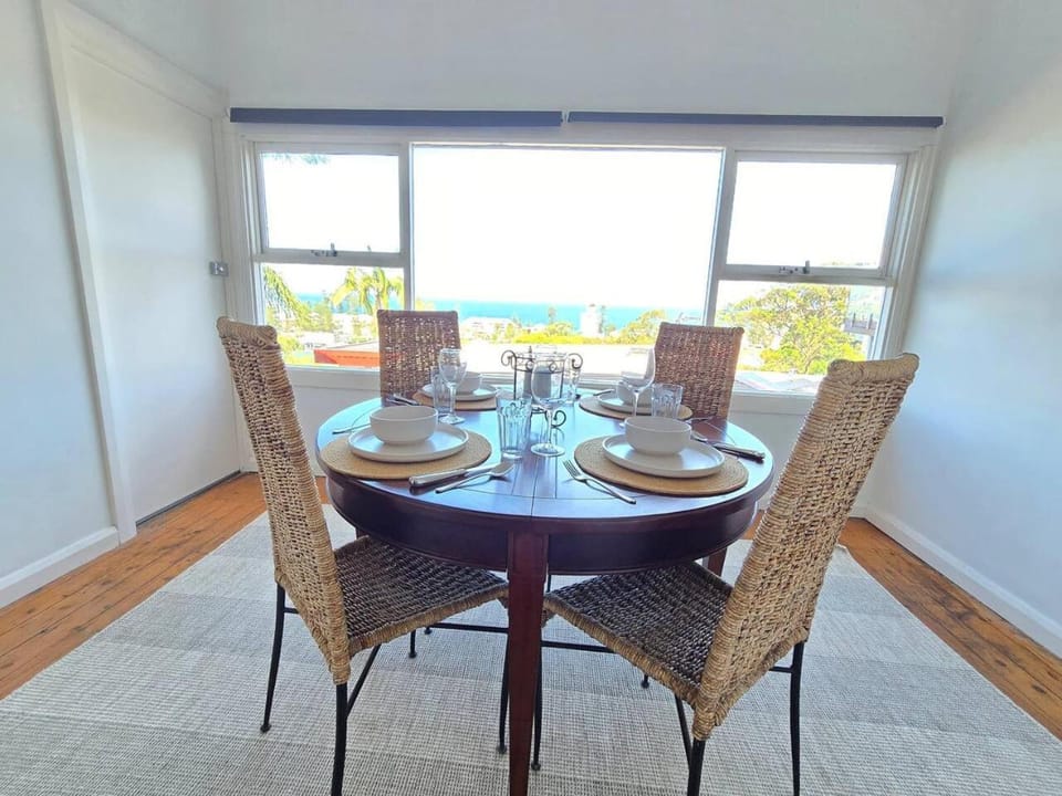 Oceanview 1BR Apartment 10 minute walk to beach Apartment in Manly