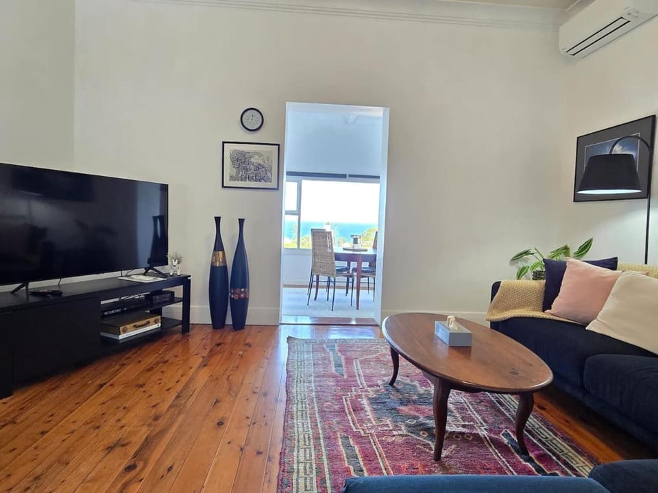 Oceanview 1BR Apartment 10 minute walk to beach Apartment in Manly