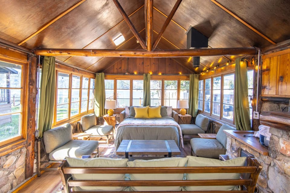 Boat Dock - Lake Front - 2 Hot Tubs - Sleeps 23 House in Bass Lake