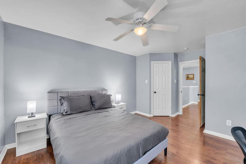 TWO Cozy Homes Prime Austin Sleeps 12 House in South Congress