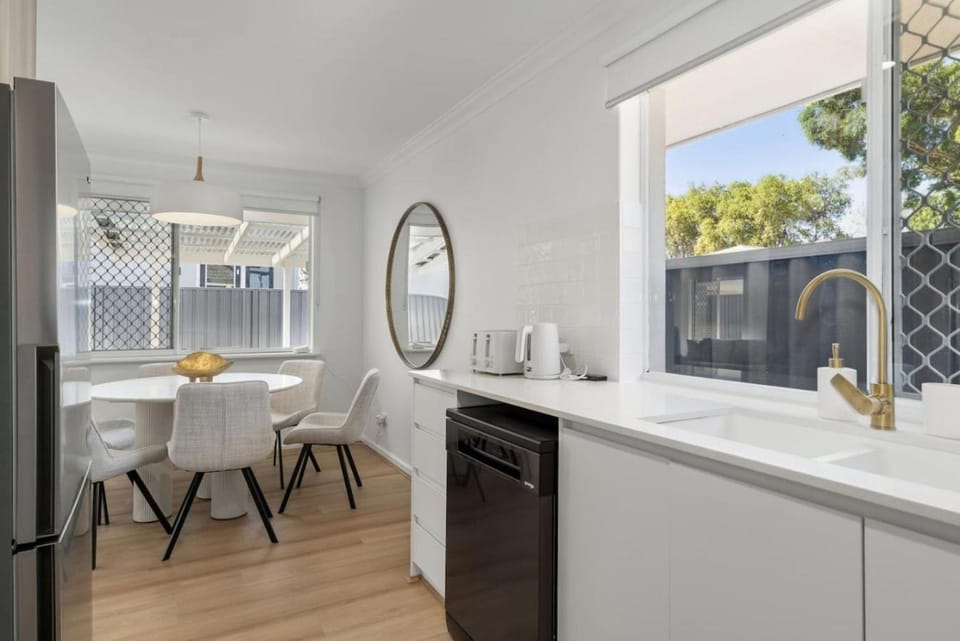 Bright and Stylish White Oasis House in Perth