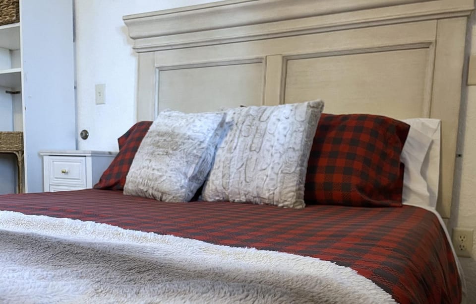 Ski in and out-King-Canyon-Silverado-Coffee and Tea Bar-Steam-Pool-Hot Tub House in Wasatch County