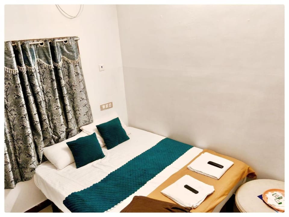 Budget city stay Bed and Breakfast in Puducherry