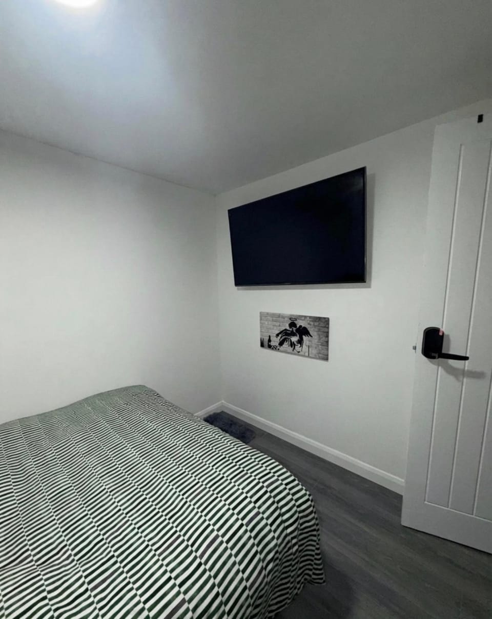 Double room 3 Minute drive from Luton Airport Bed and Breakfast in Luton
