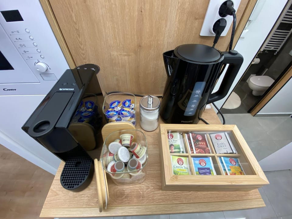 Coffee/tea facilities, Kitchen or kitchenette