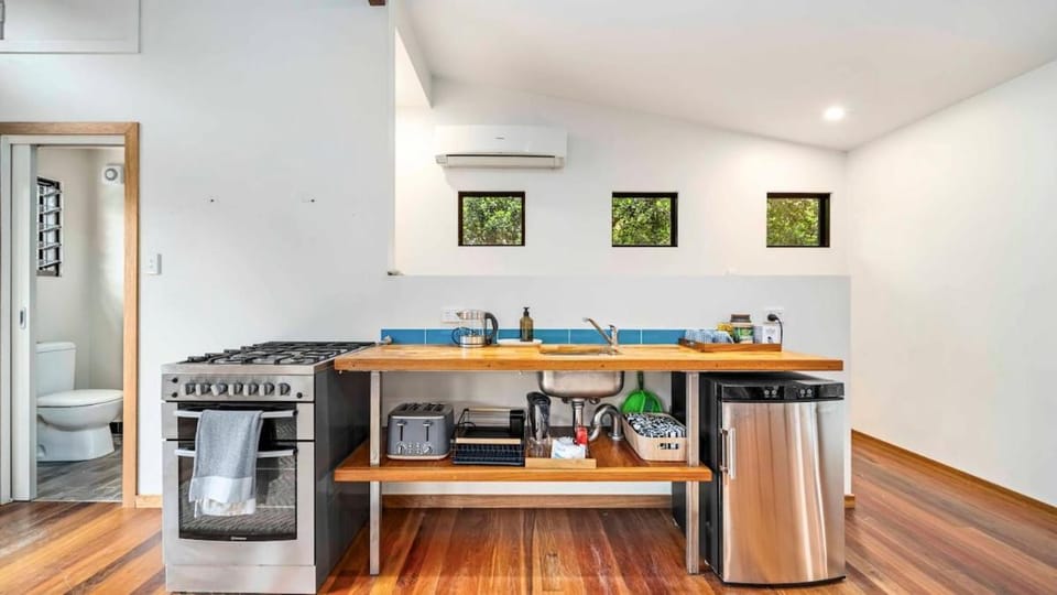 Beautiful high-set studio close to beach Apartment in New South Wales