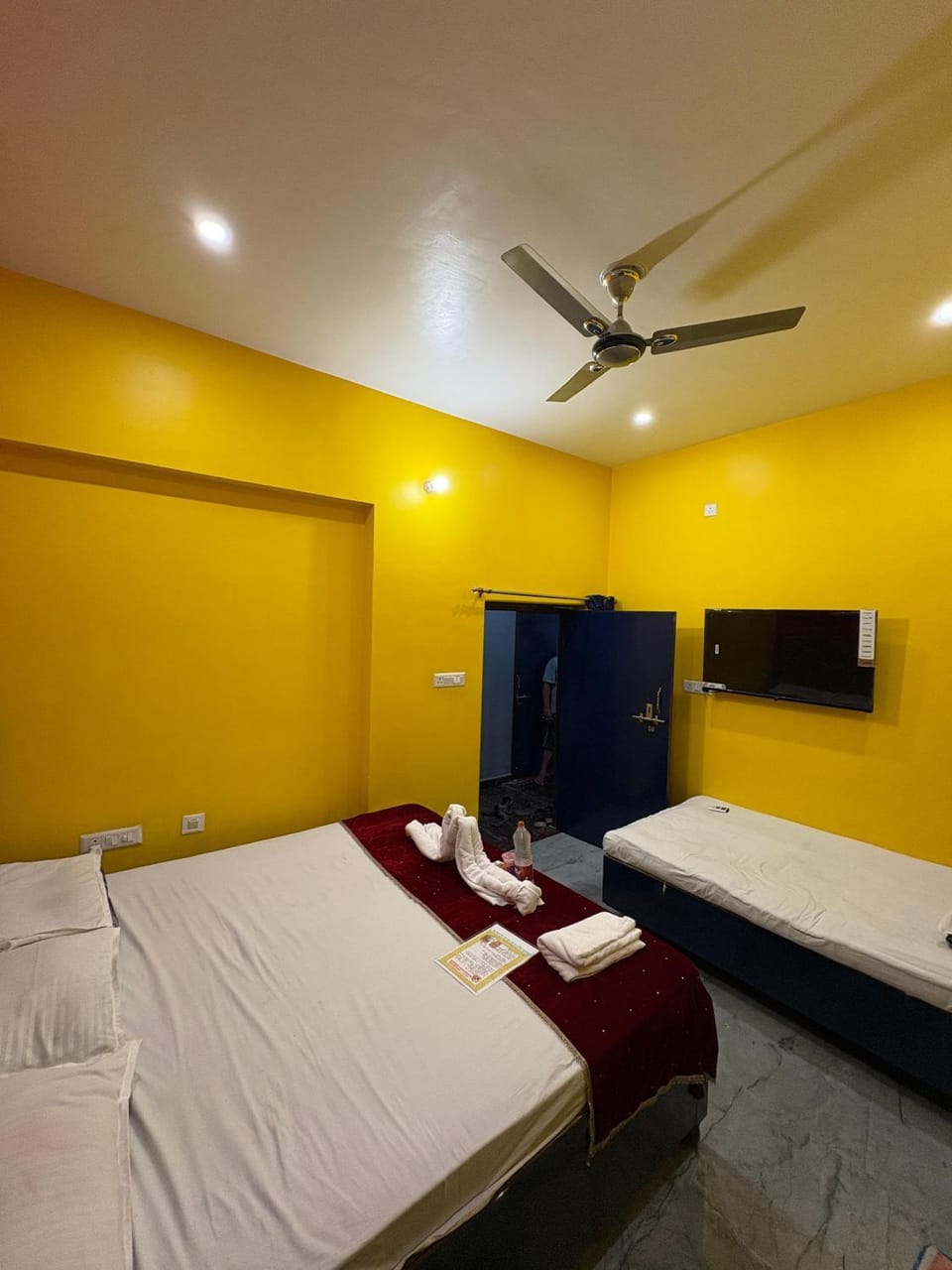 Rudransh room dormitory nearby ghat kaal bhairav temple Apartment in Varanasi